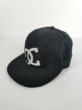 Gorra Negra DC / Size 7 1/8 (56.8 cm)