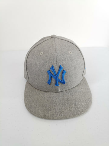 Gorra Gris NY YANKEES / Size 6 7/8 (54.9 cm)